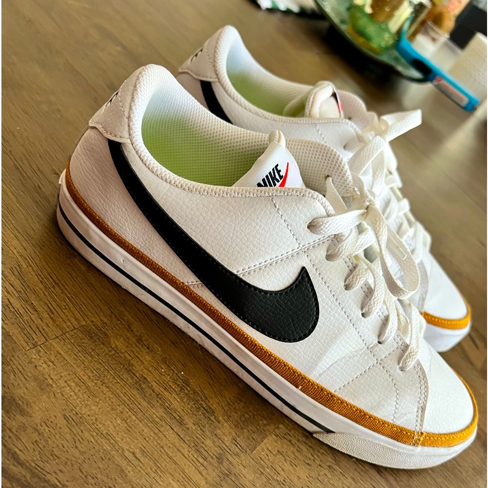 Nike Court Legacy